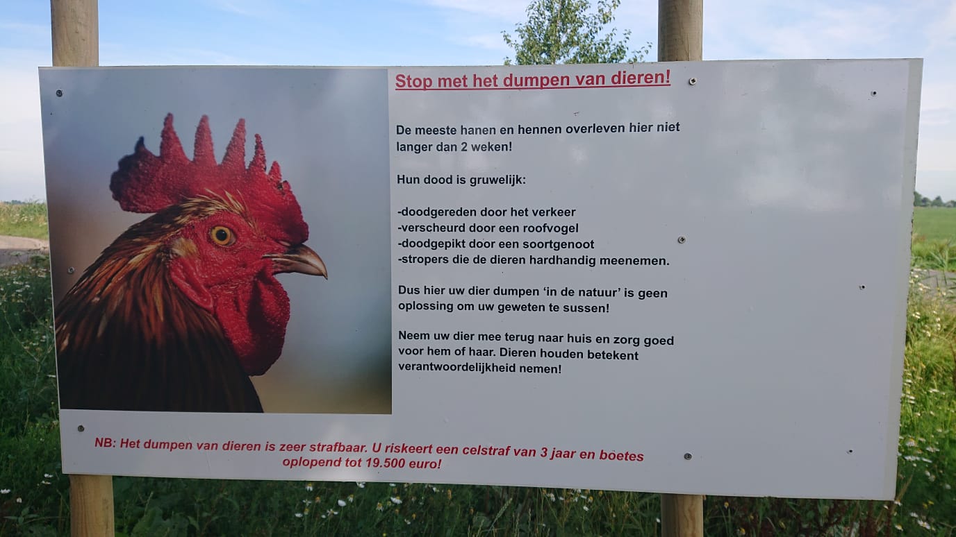Waarschuwingsbord met een haan: Stop met het dumpen van dieren